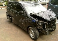 Kondisi mobil yang menewaskan 8 pejalan kaki itu ringsek. Selain menewaskan 8 orang, peristiwa ini juga mengakibatkan 4 orang luka-luka. Mereka dirawat di RSPAD Gatot Subroto, Jakarta