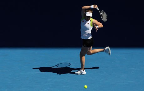 Ketat, Clijsters Kembali Kalahkan Li Na