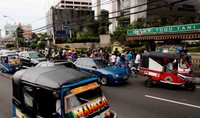 Di Halte Tugu Tani inim Xenia maut yang dikendarai perempuan terpengaruh narkoba menabrak pejalan kaki hingga tewas.