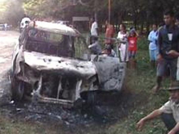 Warga Bakar Mobil Pelaku Pencuri Sapi