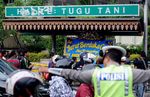 Karangan Bunga Padati Lokasi Xenia Maut