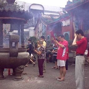 Pengunjung Vihara Satyabudhi Naik 30 Persen
