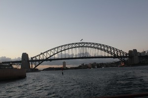 Uji Nyali Memanjat Sydney Harbor Bridge