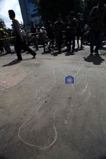 Polisi Olah TKP Kecelakaan Xenia Maut