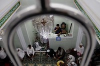 Foke menyampaikan keprihatinannya terhadap musibah yang menimpa keluarga korban.