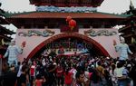 Imlek, Kampung China Ramai Pengunjung
