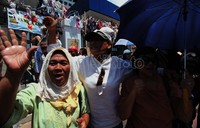Permintaan pengakuan warga resmi Jakarta ini sudah berlangsung berhari-hari.