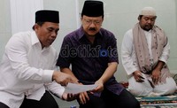 Tahlilan ini juga dihadiri oleh Walikota dan Gubernur DKI.