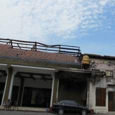 Tak Terawat, Balai Pemuda Mulai Ditumbuhi Lumut