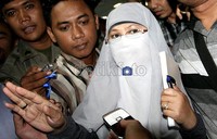 Nama Angelina Sondakh lagi-lagi disebut-sebut dalam persidangan Nazaruddin. Eks kasir M Nazaruddin di Permai Group, Yulianis, menyebut Angie meminta uang Rp 5 miliar. Ramses/detikcom.