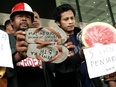 Bawa Sandal Jepit, PETISI 28 Demo KPK
