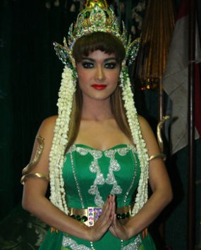 Jalani Ritual Titisan Suzanna, Jupe Makin Kinclong