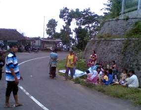 Puting Beliung Sapu Kediri, Ratusan Warga Memilih Mengungsi