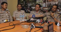 Kabid Humas Polda Metro Jaya Kombes Rikwanto memberikan keterangan dalam jumpa pers di Mapolda Metro Jaya, Jakarta, Kamis (26/1/2012).