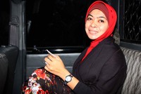 Politisi PAN itu memasuki mobil tahanan yang akan membawanya ke Rutan Pondok Bambu, Jakarta Timur. ANTARA/Reno Esnir.