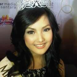 Miss Indonesia 2011 Korban Konflik Orangtua