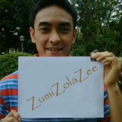 Zumi Zola & Farnita Kencan, Sang Anak Tidur di Kamar Pembantu