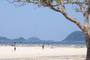 Pantai Pasir Putih di Lampung, Obat Penghilang Kejenuhan