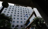 Rencananya gedung setinggi dua puluh dua lantai itu akan rampung pada akhir tahun 2012.