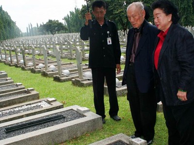 Lee Khoon Choy Ziarah ke TMP Kalibata