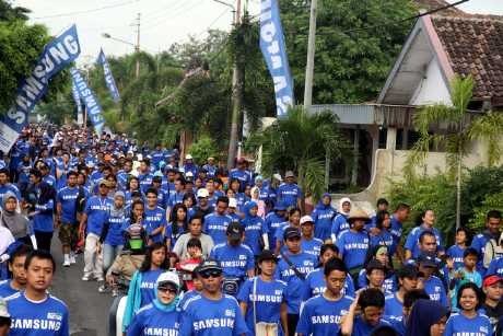 Ribuan Warga Yogya Jalan Sehat Peringati Satu Abad HB IX