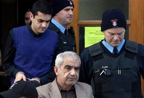 Demi Kehormatan Keluarga, Orangtua Bunuh 3 Putrinya