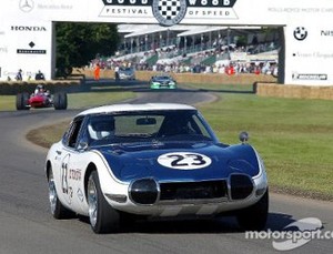 Toyota 2000GT Rebutan Kolektor
