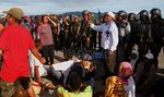 Warga Blokir Bandara Pattimura