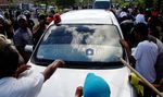 Warga Blokir Bandara Pattimura