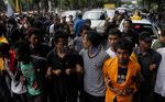 Mahasiswa Blokade Jalan Depan Istana