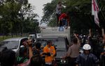 Mahasiswa Blokade Jalan Depan Istana