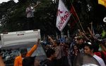 Mahasiswa Sandera Mobil Box