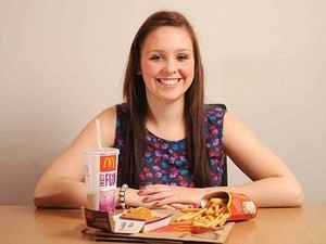 Gadis Ini Hanya Makan Nugget Selama 15 Tahun