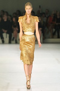 Alexander McQueen, Spring/Summer 2012. Paris Fashion Week 2012. [Foto: Pascal Le Segretain/Getty Images]