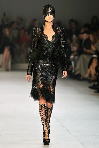 Alexander McQueen, Spring/Summer 2012. Paris Fashion Week 2012. [Foto: Pascal Le Segretain/Getty Images]