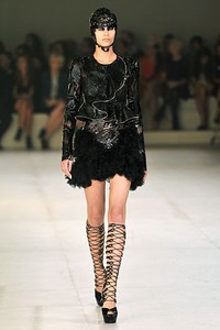 Alexander McQueen, Spring/Summer 2012. Paris Fashion Week 2012. [Foto: Pascal Le Segretain/Getty Images]