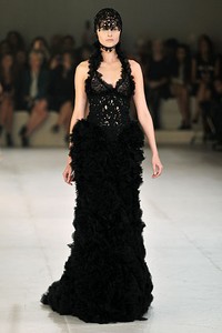Alexander McQueen, Spring/Summer 2012. Paris Fashion Week 2012. [Foto: Pascal Le Segretain/Getty Images]