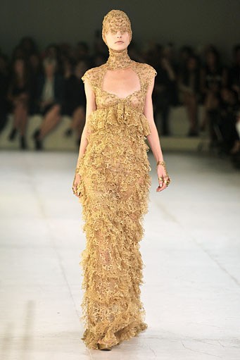 Alexander McQueen, Spring/Summer 2012. Paris Fashion Week 2012. [Foto: Pascal Le Segretain/Getty Images]