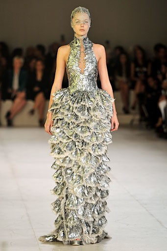 Alexander McQueen, Spring/Summer 2012. Paris Fashion Week 2012. [Foto: Pascal Le Segretain/Getty Images]