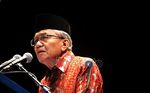 Taufiq Ismail, Dokter Hewan yang Jadi Sastrawan