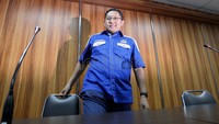 Rapat itu juga membahas isu pelengseran Anas dari jabatan ketua partai tersebut.