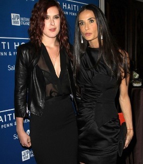 Demi Moore Masa Penyembuhan, Sang Anak Sibuk Pesta