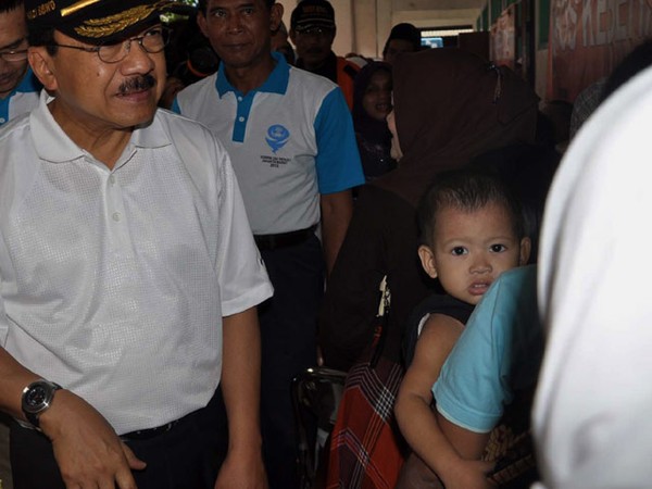 Foke Bakti Sosial di Jembatan Besi II