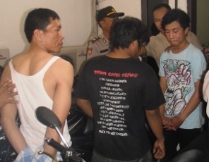 Pistol Gagal Meledak, 2 Maling Ranmor Ditangkap di Depok