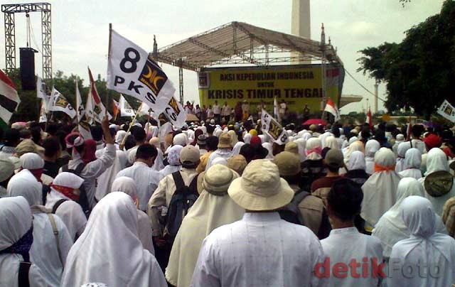 Selama Golkar Bertahan, PKS Tak Akan Keluar dari Koalisi