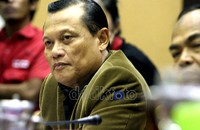 Anggota Komisi III DPR dari Fraksi PKS, Adang Daradjatun mendengarkan keterangan yang disampaikan oleh Kapolri Jenderal Timur Pradopo. Ramses/detikcom.