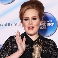 Adele Comeback Lewat Grammy Awards 2012
