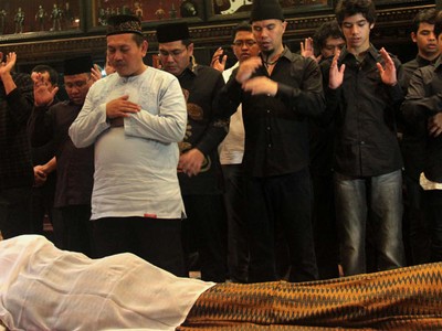 Ayah Ahmad Dhani Meninggal Dunia