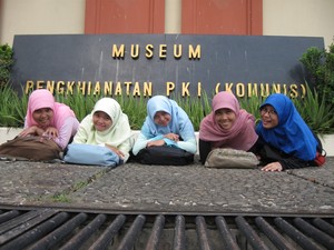 Liburan sambil Belajar/Belajar sambil Liburan ?@Lubang Buaya