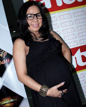Melaney Ricardo Melahirkan Putri Pertama Melaney Ricardo Melahirkan Putri Pertama